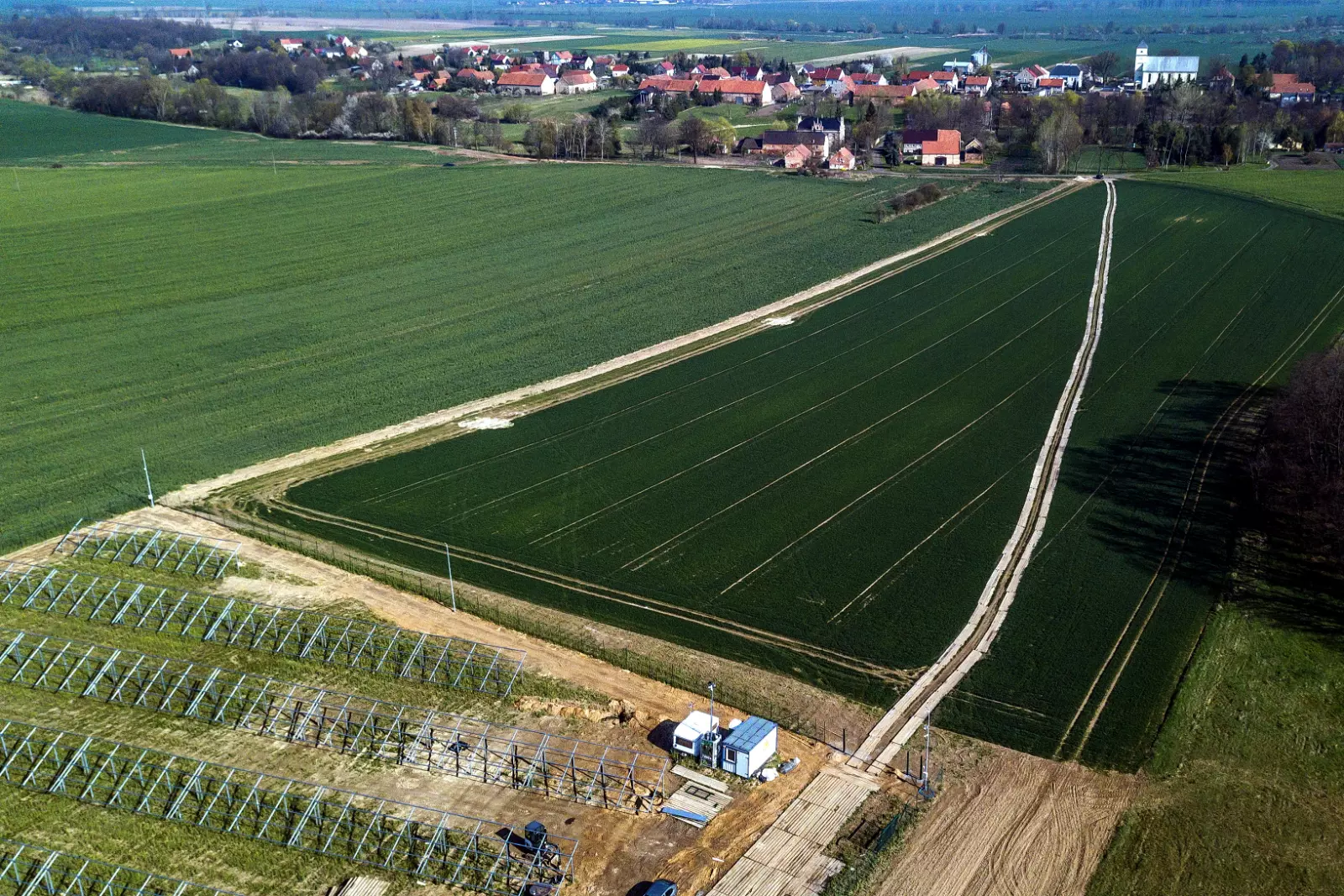 Fotovoltaická farma Týniec